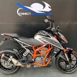 KTM 125 DUKE LOW MILEAGE LEARNER LEGAL 1 OWNER
