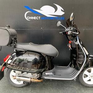 PIAGGIO VESPA GTS SUPER 300 ABS LOW MILEAGE HPI CLEAR