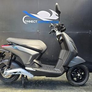PIAGGIO ONE ELECTRIC SCOOTER 50CC EQUIVALENT TRADE SALE HPI CLEAR