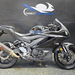YAMAHA YZF R3 LIGHT PROJECT BIKE