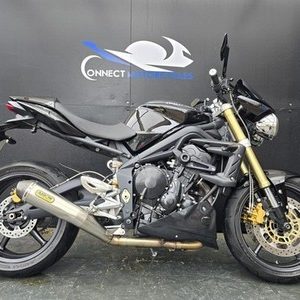 TRIUMPH STREET TRIPLE 675 2 OWNER VERY LOW MILEAGE