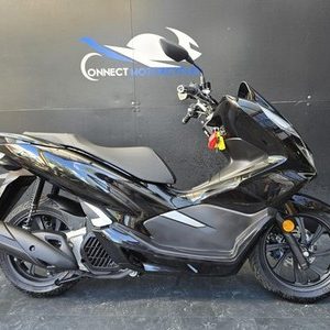 HONDA WW 125-A PCX LEARNER LEGAL HPI CLEAR LOW MILEAGE 1 OWNER