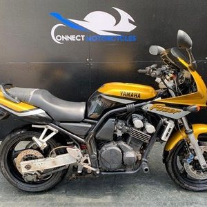 YAMAHA FZS 600 FAZER PROJECT BIKE HPI CLEAR