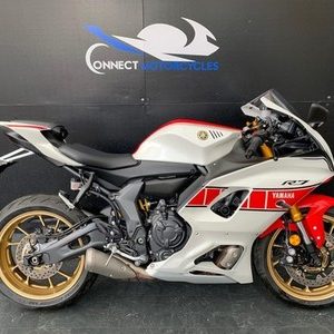 YAMAHA YZF R7 60TH ANNIVERSARY 2022 VERY LOW MILEAGE 1 OWNER HPI CLEAR