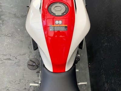 YAMAHA YZF R7 60TH ANNIVERSARY 2022 VERY LOW MILEAGE 1 OWNER HPI CLEAR