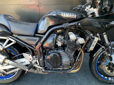 YAMAHA FZS 600 FAZER PROJECT BIKE