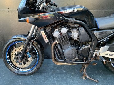YAMAHA FZS 600 FAZER PROJECT BIKE