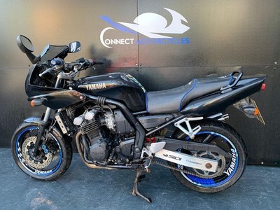 YAMAHA FZS 600 FAZER PROJECT BIKE