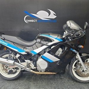 TRIUMPH DAYTONA 750 PROJECT BIKE HPI CLEAR