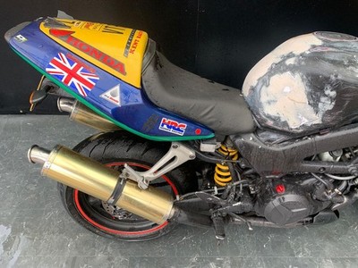 HONDA VTR 1000 FIRESTORM 1998 STREETFIGHTER PROJECT BIKE HPI CLEAR