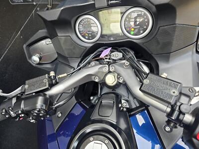 TRIUMPH TROPHY 1200 SE 2013 HPI CLEAR