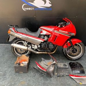 KAWASAKI GPX 600R PROJECT BIKE HPI CLEAR