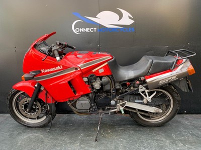 KAWASAKI GPX 600R PROJECT BIKE HPI CLEAR