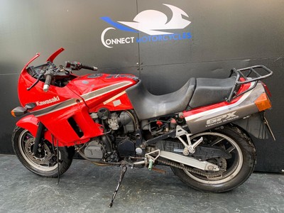 KAWASAKI GPX 600R PROJECT BIKE HPI CLEAR