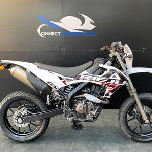 RIEJU MRT 125 VERY LOW MILEAGE HPI CLEAR 125cc SUPERMOTO