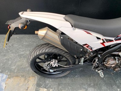 RIEJU MRT 125 VERY LOW MILEAGE HPI CLEAR 125cc SUPERMOTO