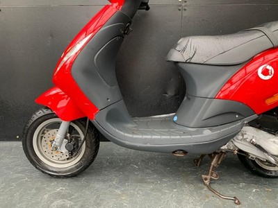 PIAGGIO ZIP 2 STROKE 50cc SCOOTER PROJECT HPI CLEAR