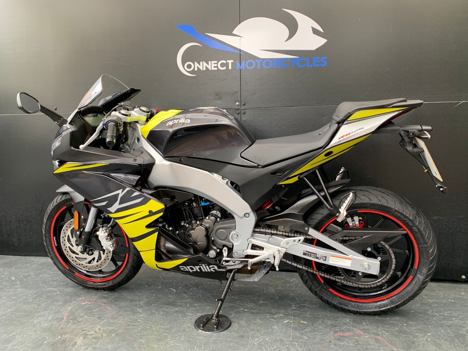 APRILIA RS4 125 E5+ LOW MILEAGE HPI CLEAR