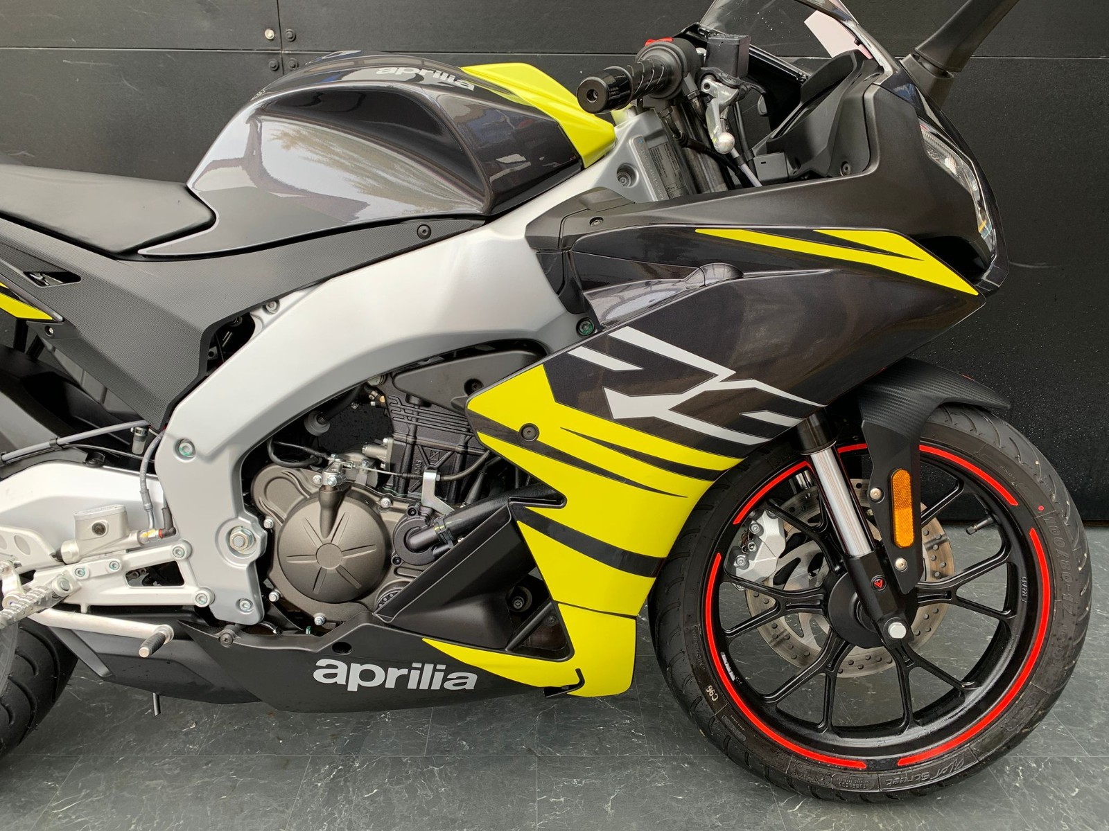 APRILIA RS4 125 E5+ LOW MILEAGE HPI CLEAR
