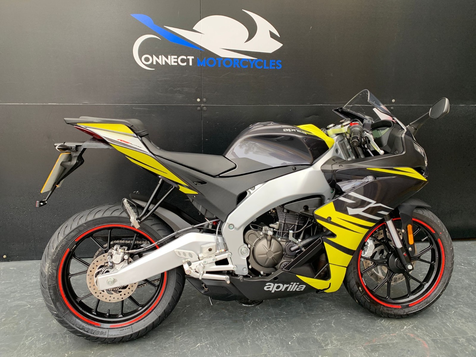 APRILIA RS4 125 E5+ LOW MILEAGE HPI CLEAR