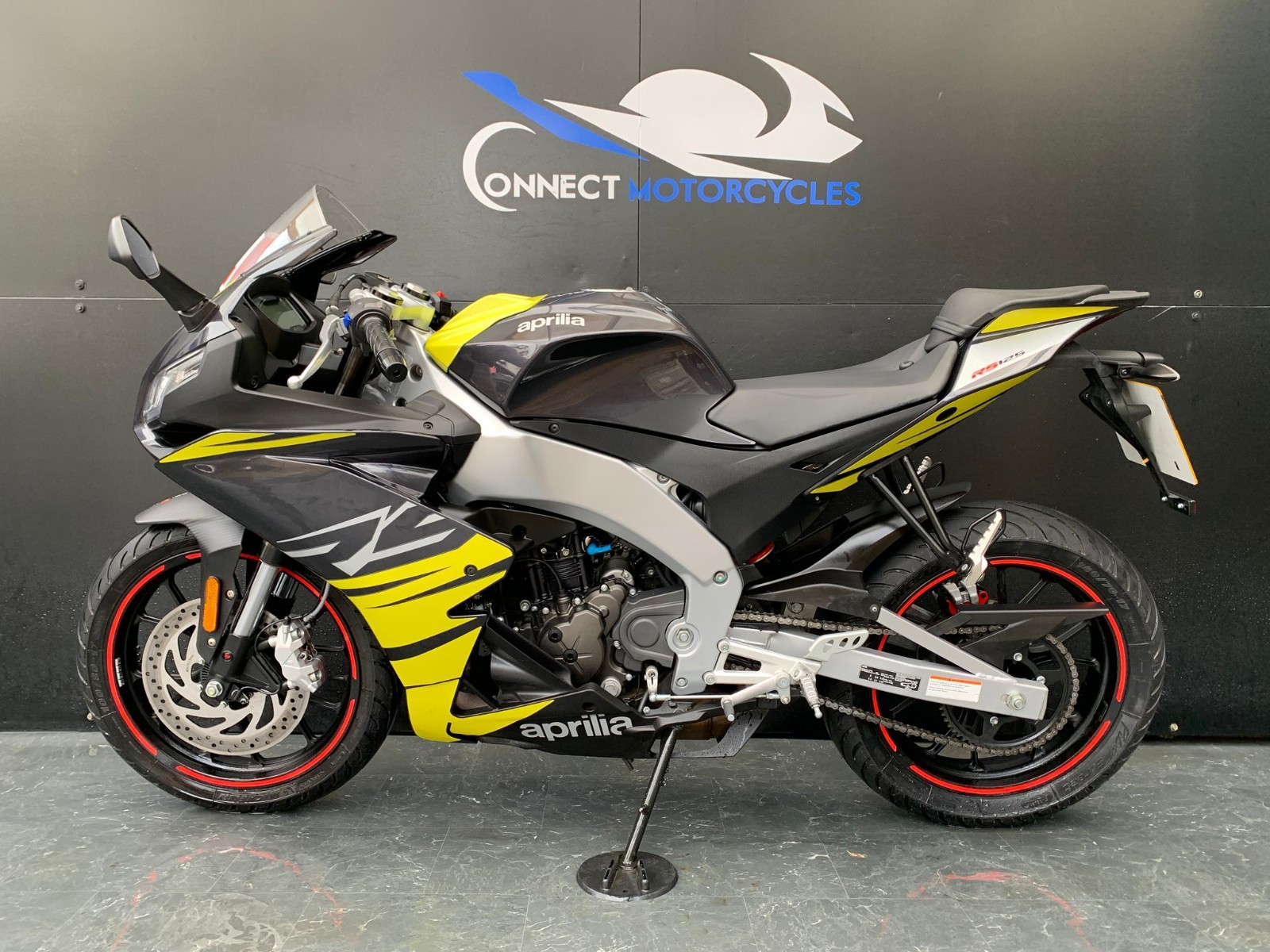 APRILIA RS4 125 E5+ LOW MILEAGE HPI CLEAR