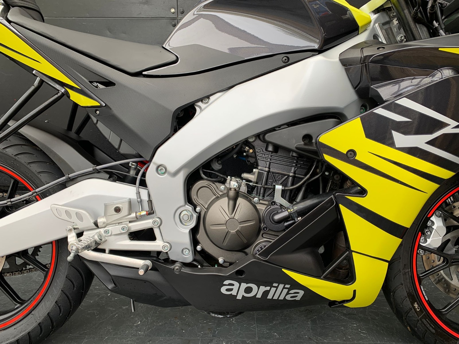 APRILIA RS4 125 E5+ LOW MILEAGE HPI CLEAR