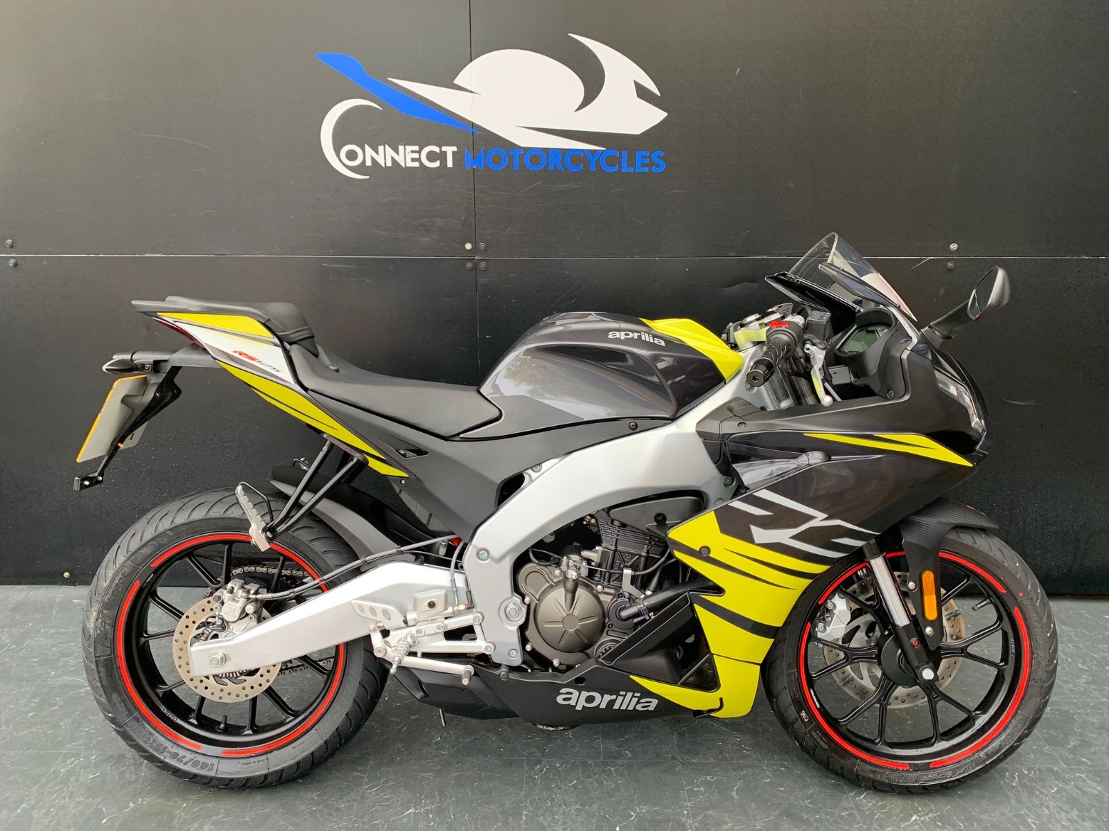 APRILIA RS4 125 E5+ LOW MILEAGE HPI CLEAR