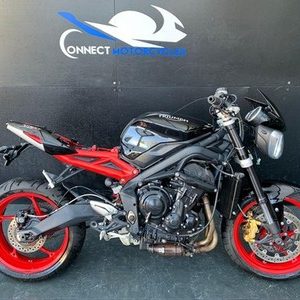 TRIUMPH STREET TRIPLE 675 RX PROJECT BIKE HPI CLEAR