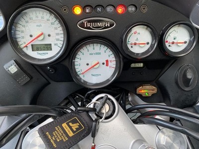 TRIUMPH TIGER 955i PROJECT BIKE HPI CLEAR