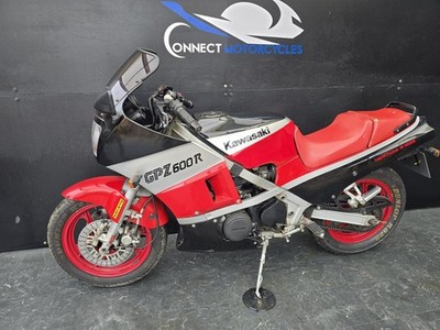 KAWASAKI GPZ600R 1985 PROJECT BIKE HPI CLEAR