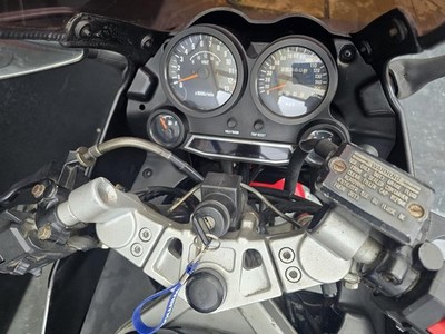 KAWASAKI GPZ600R 1985 PROJECT BIKE HPI CLEAR