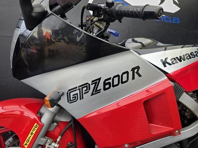 KAWASAKI GPZ600R 1985 PROJECT BIKE HPI CLEAR