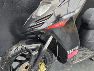 APRILIA SR MOTARD 125CC 2016 PROJECT SCOOTER
