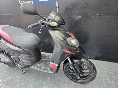 APRILIA SR MOTARD 125CC 2016 PROJECT SCOOTER