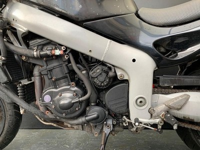 TRIUMPH SPRINT ST 955i PROJECT BIKE HPI CLEAR