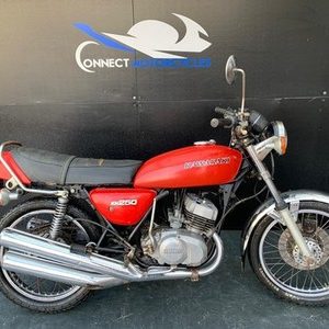 KAWASAKI KH 250 BARN FIND UNREGISTERED RESTORATION PROJECT