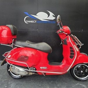 PIAGGIO VESPA GTS 125 IE PROJECT SCOOTER HPI CLEAR 1 OWNER