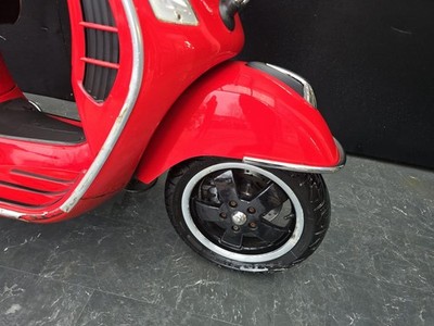 PIAGGIO VESPA GTS 125 IE PROJECT SCOOTER HPI CLEAR 1 OWNER