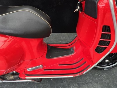 PIAGGIO VESPA GTS 125 IE PROJECT SCOOTER HPI CLEAR 1 OWNER