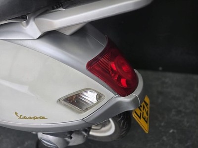 PIAGGIO VESPA GT 200 2006 LIGHT RUNNING PROJECT SCOOTER HPI CLEAR