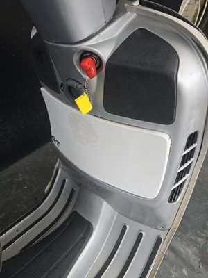 PIAGGIO VESPA GT 200 2006 LIGHT RUNNING PROJECT SCOOTER HPI CLEAR