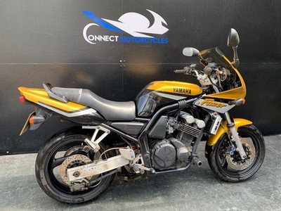 YAMAHA FZS 600 FAZER PROJECT BIKE HPI CLEAR