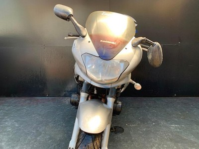 KAWASAKI ZR 750 ZEPHYR 2001 PROJECT BIKE HPI CLEAR