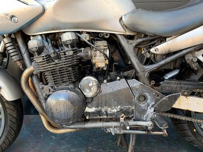 KAWASAKI ZR 750 ZEPHYR 2001 PROJECT BIKE HPI CLEAR