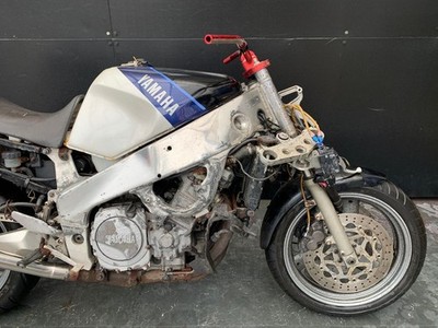 YAMAHA FZR 1000 GENESIS 1990 PROJECT BIKE HPI CLEAR