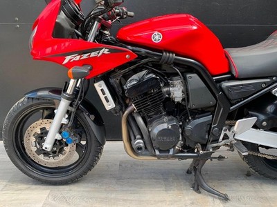 YAMAHA FZS 600 FAZER 2003 PROJECT BIKE HPI CLEAR