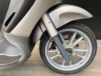 PIAGGIO B 125 PROJECT SCOOTER 2004 HPI CLEAR