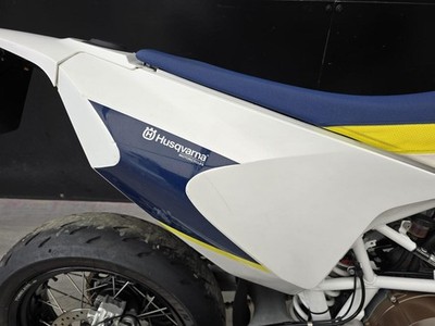 HUSQVARNA 701 SUPER MOTO 2016 HPI CLEAR LOW MILEAGE