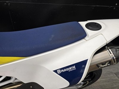 HUSQVARNA 701 SUPER MOTO 2016 HPI CLEAR LOW MILEAGE
